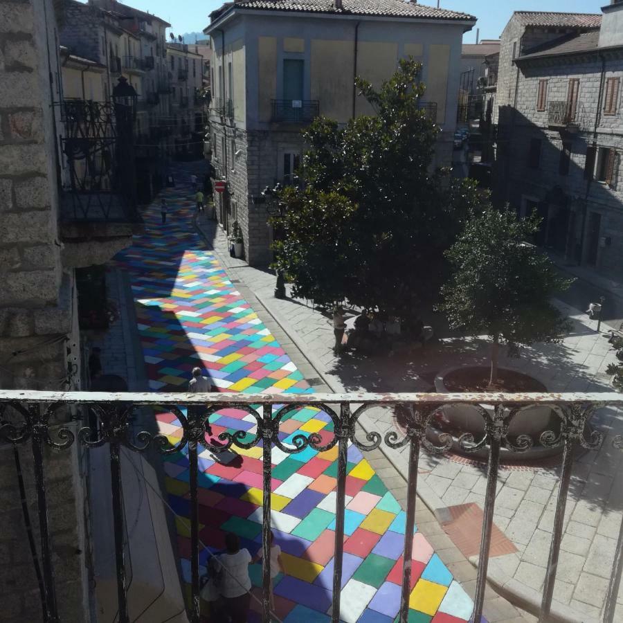 B&B Piazza Di L'Ara Tempio Pausania Exteriér fotografie